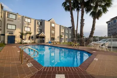 Image de 2 Chambres Queen | Piscine | Wi-Fi