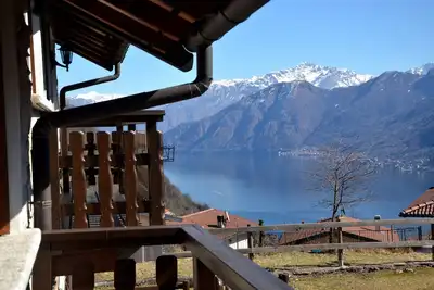 Image de Maison de vacances « Entre lac et montagnes » avec vue sur le lac, terrasse privée et Wi-Fi