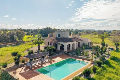 Image de San Bartolo: exclusive property with pool in the heart of Mallorca