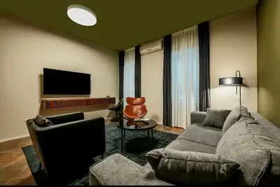 Green, Deluxe Two Bedroom Suite