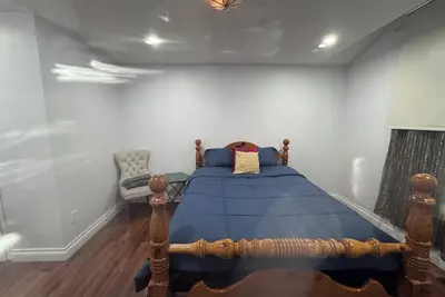 Image de Cozy Churchill Meadows Retreat