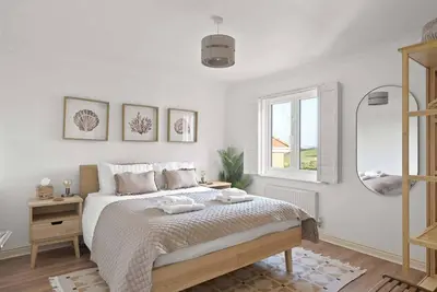 Image de Apartment w/ Sea Views & Parking, Walk to Fistral