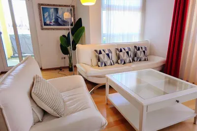 Image de Appartement « 4 pièces près du centre » avec terrasse privée, balcon et Wi-Fi