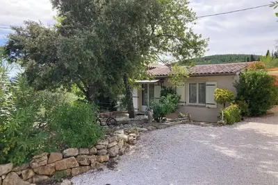 Image de Studio indépendant complété par une Chambre Suite au calme