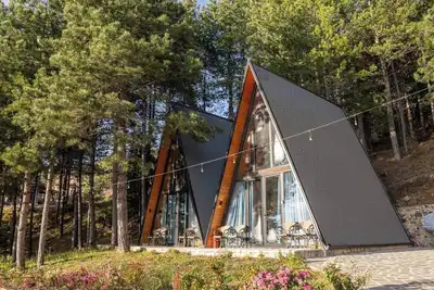 Image de Golden Cabin 1 | Gjinar