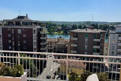 Image de Sesto Calende · the red penthouse - terrace 2 bedroom private park