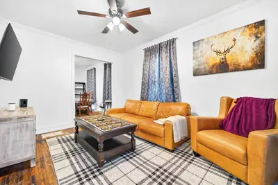 Image de Newly Renovated 2br Home | Downtown Marlinton