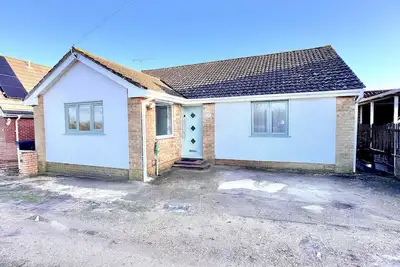 Image de The Beach Bungalow, pet friendly, country holiday cottage in Fawley