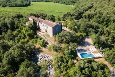 Image de Gîte avec piscine et plages privées, 10 personnes hérault  \"Les Hauts d'issensac\"