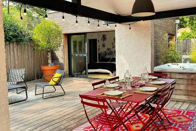 Image de Villa rénovée avec goût, quatre chambres avec jacuzzi et Wifi - 684407