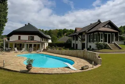Image de Maison de campagne « Le Clos Leonard » avec piscine privée, terrasse et Wi-Fi