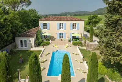 Image de Elegant Languedoc Villa with Pool & Vineyard Views