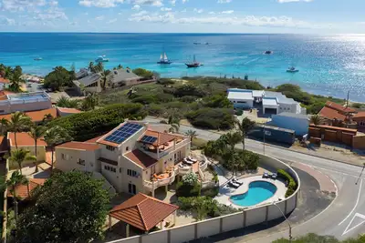 Image de Steps from the beach • Ocean view villa