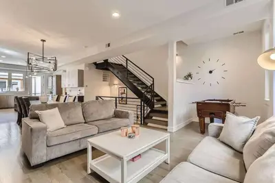Image de 4br Upscale Townhome / Roof Top w/ Skyline Views