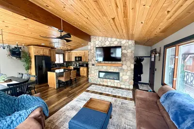 Image de Paddler's Paradise Cabin with Direct Trail Access!