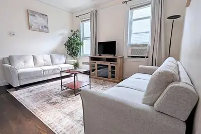 Image de 4 Bedrooms | Spacious | Comfort