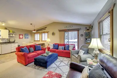 Image de Crystal Mountain Resort Cabin: Hike, Golf & Swim!