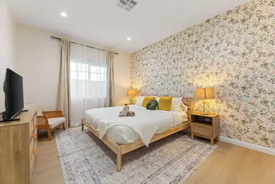 Image de Clean & Quiet 2 Bedroom Guesthouse – Private Entry & Parking in Vibrant Anaheim