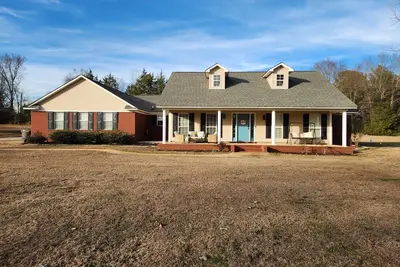 Spacious County Oasis near Tupelo