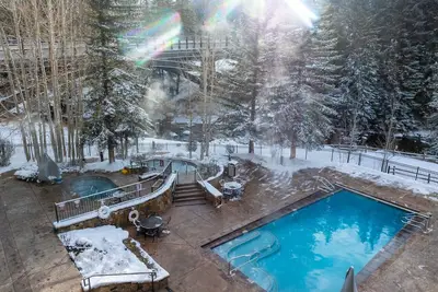 Image de Ski in/Ski Out to Gondola, Hot Tubs, Pool, Ski Valet