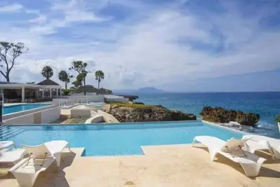 Island Breeze - Luxury 2br Condo with Pool-View