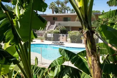 Tropical Abode Stylish 2-Bedroom Condo