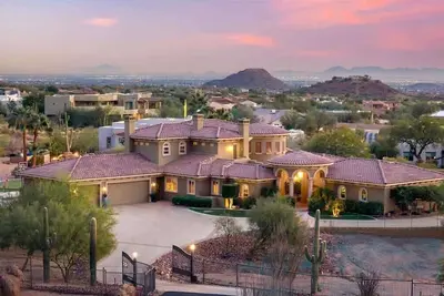 Image de City View Manor |Luxury Mesa Estate w/Pool, Spa &