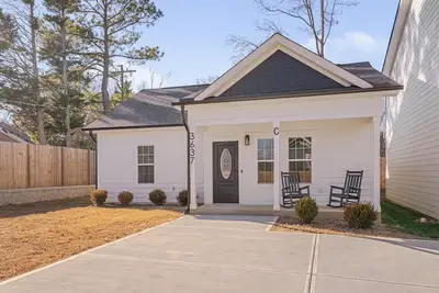 Image de Cozy & Stylish Retreat Near Duke- Quiet Unit C