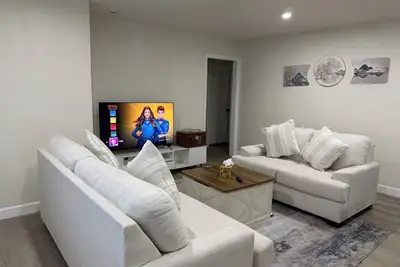 Image de 3-Bedroom Family Home, Renovated, Cul-de-sac, Huge Yard, Fiber Optics Wifi