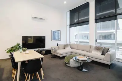 Image de Modern Melbourne Apartment with Parking & Balcony