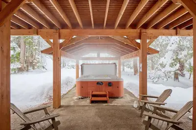 Image de Timbercrest Lodge - Hot Tub Nights, Mountain Air & River Views