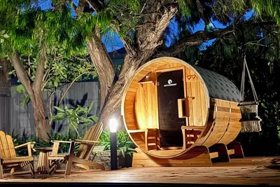 Image de Elwood Retreat - Sauna, 4 bedrooms, large garden, close to shops, cafe, train