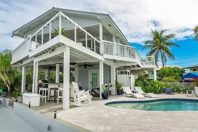 Image de Private Pool, Bay Views & Sunsets!