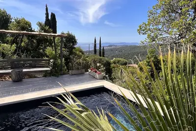 Image de Maison 3 chambres avec piscine privée et vue sur mer