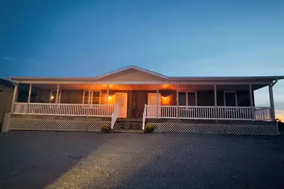 Image de Quaint, clean 2-bedroom townhome close to Lake Rathbun with Ac in Rathbun, Iowa