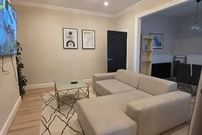 Image de Bright 4-Bedroom Maisonette Family & Work Stays