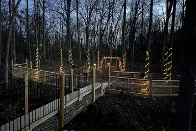 Image de Upscale Cabin w/ Lake Resort Amenities