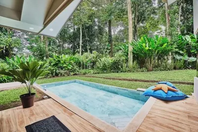 Image de Garden House with Private Pool and Forest Views