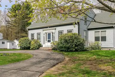 Image de Spacious 6 Br Condo – Ten minutes to the beaches