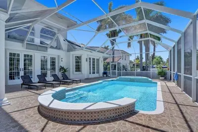 Image de New! 6br Elegant Hollywood Lakes Mansion w/ Pool & Spa