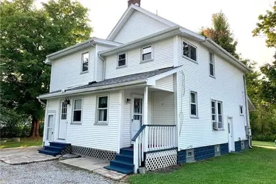Image de 2-Bedroom Apartment in Girard.