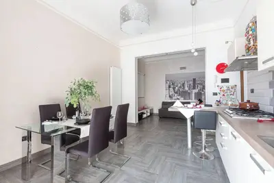 QHouse by BarbarHouse