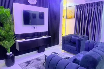 Image de Welcoming 1-bedroom apartment with Ac in vibrant