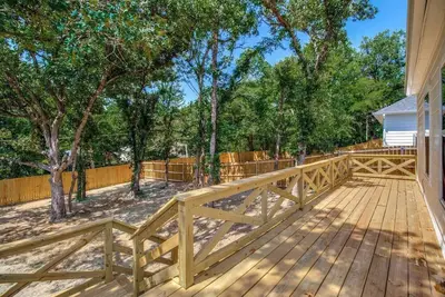 Image de balcony✦ grill✦ star wars✦  arcade games✦ Smart TVs