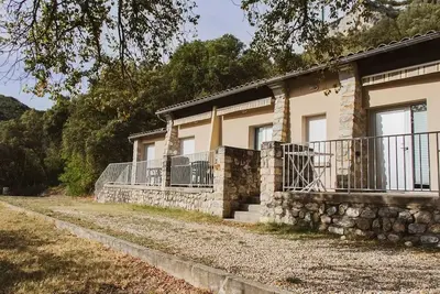 Image de Pavillon 4 avec vue - 1 chambre avec Clim + terrasse et Tv 4 personnes
