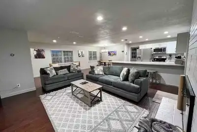 Image de Around the corner from World Equestrian Center