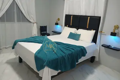 Image de Cozy 1-bedroom house Kingston, private entrance, own amenities with Ac