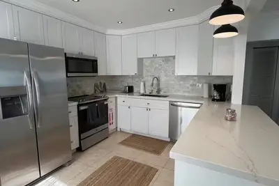 Image de 2br/1b - Sunny Hollywood Hideaway