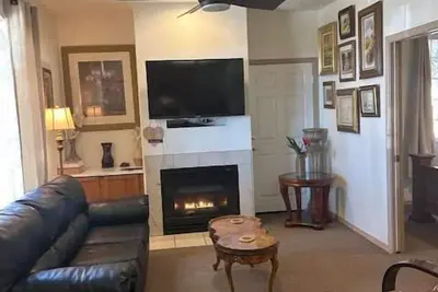 Image de The Mahogany Shore. .