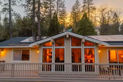 Image de Sami Pines · Peaceful Yosemite Cabin Retreat